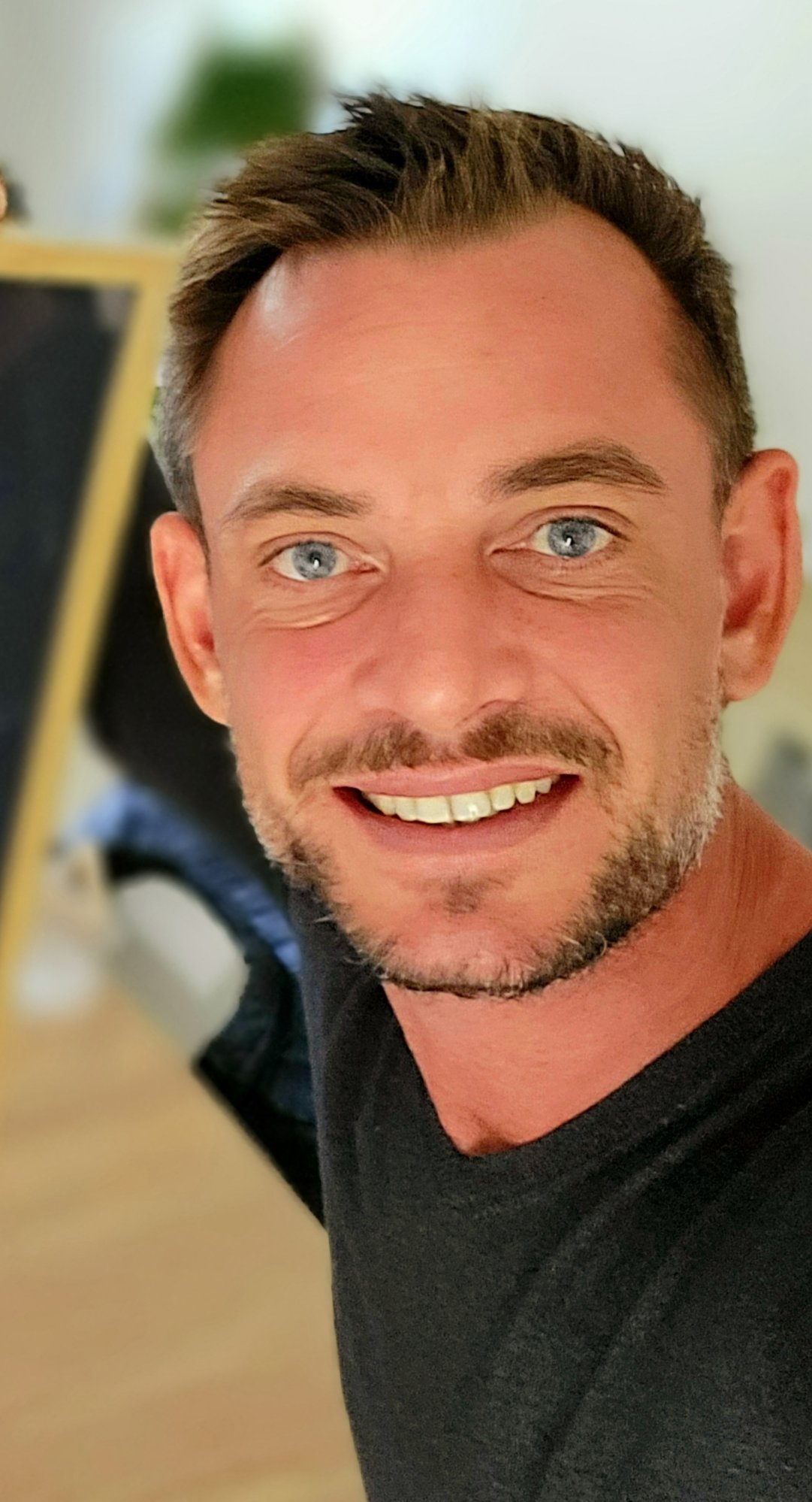 20251207_140131-1 20251207_140131-1